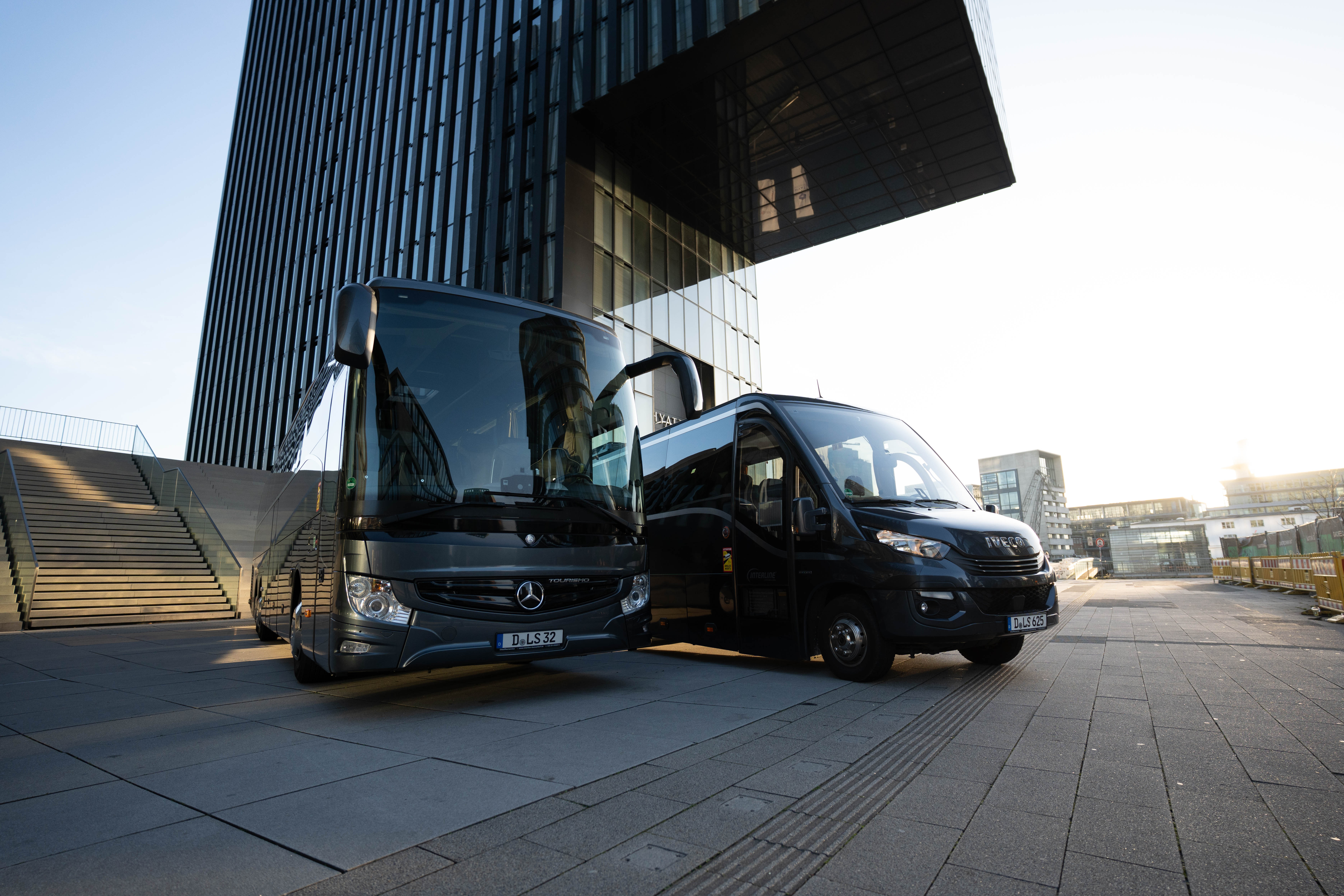 Innenraum eines Reisebusses.