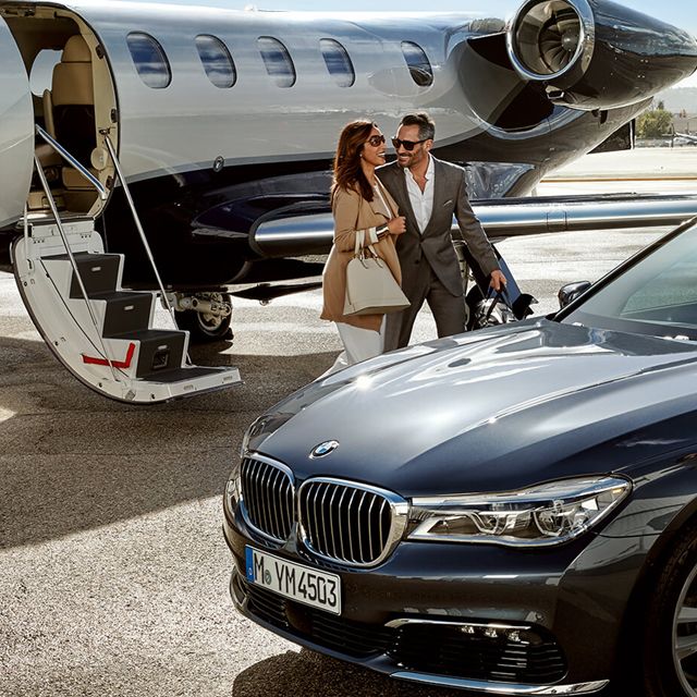 Rollfeld Flughafen mit Limousine