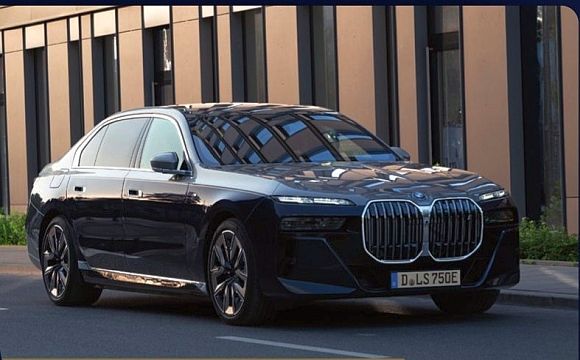 EQC SUV (electric)
