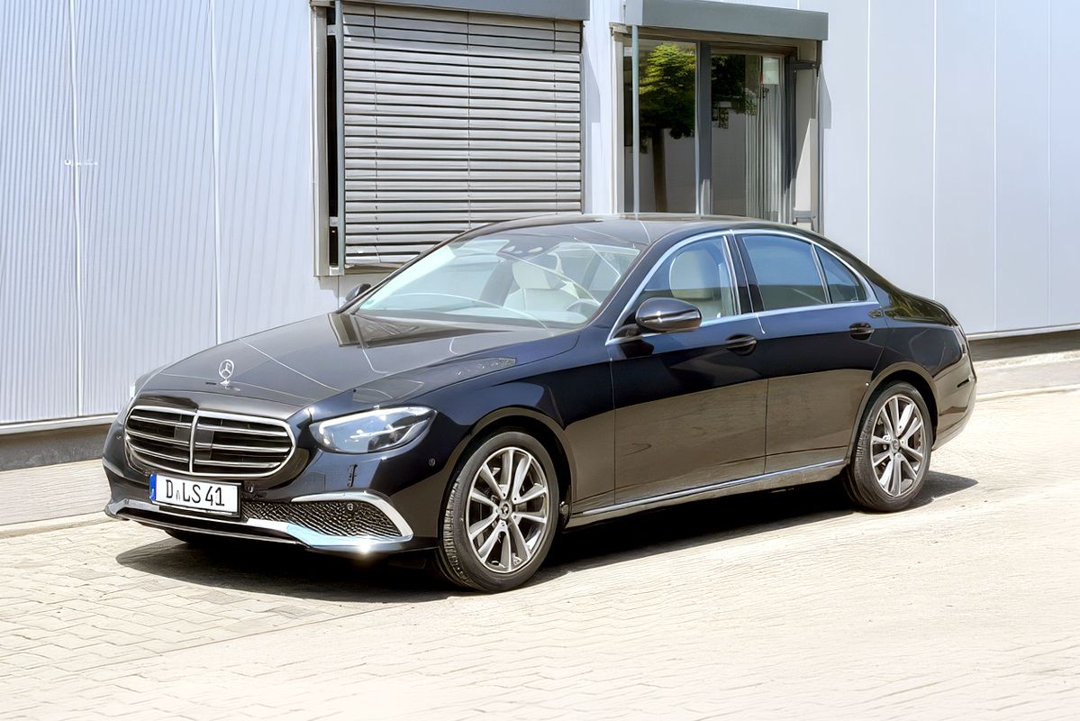 Mercedes_E_250_außen
